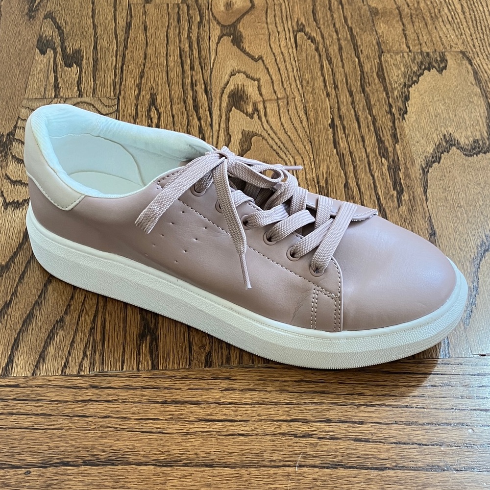 Time and Tru Mauve Lace-Up Low-Top Sneakers